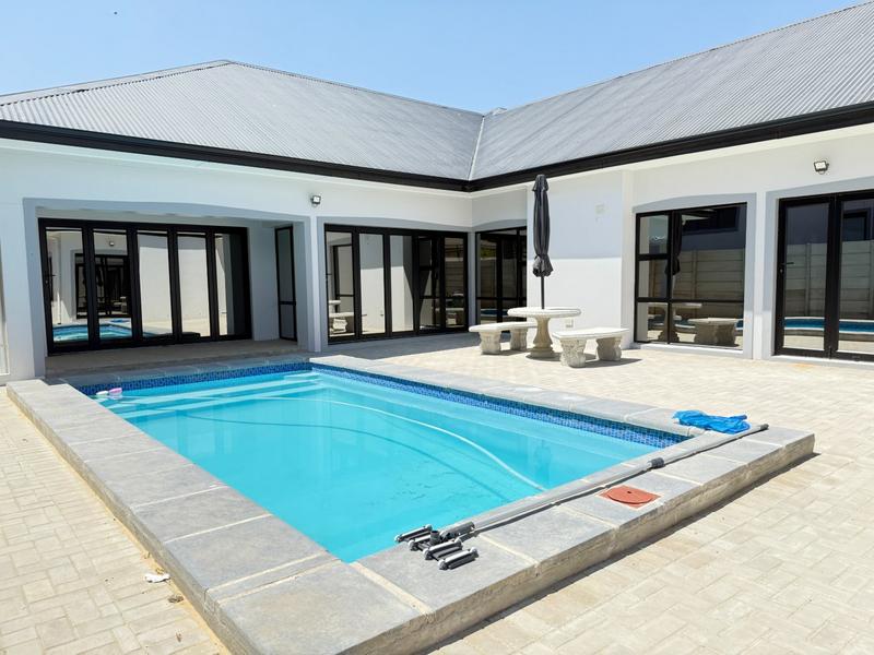 5 Bedroom Property for Sale in Tafelzicht Western Cape